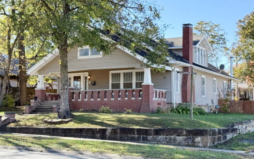 El Dorado Springs MO Craftsman Style Home for Sale