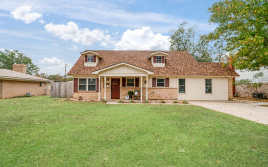 Updated Luxury Home for Sale in Town – Lamar County, Paris, TX