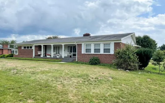 3 Bedroom Brick Home in Wytheville near golf course