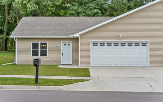 Duplex is Designed with Simplicity and Style Sauk Cty WI