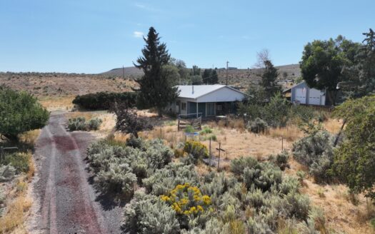 Eastern Oregon Three Bedroom Home with Small Acreage