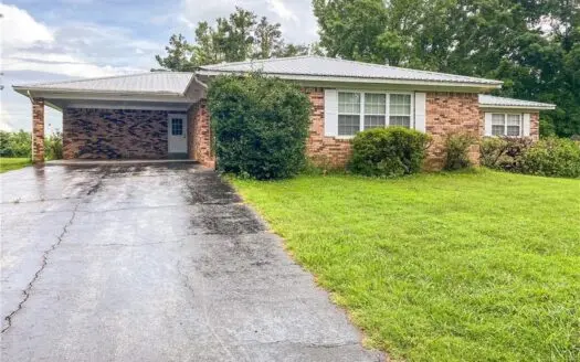 4 Bedroom 3 Bath Home w/Basement on 1.14 Ac Outside City For Sale