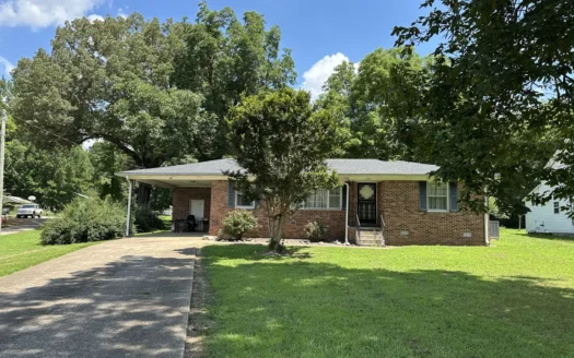3 Bedroom Brick Home Near Tn River And Boat Ramp