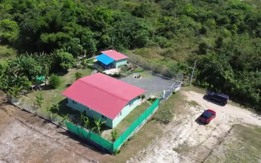 Charming 2-Bedroom Home with Spacious Yard in El Higo