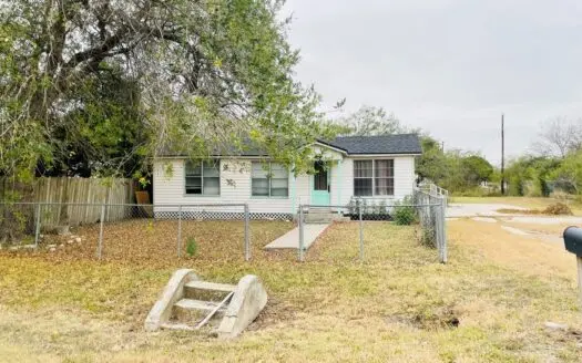 Peaceful Country Living in Sinton, Texas
