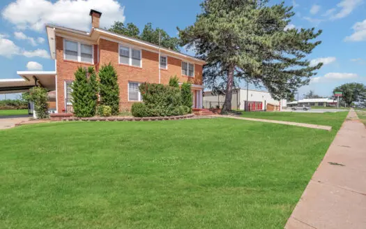 Charming 2 Story Home On Historic Route 66 In Sayre