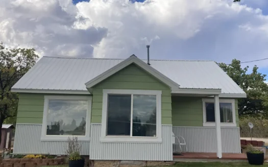 Totally Updated and Remodeled Cottage!