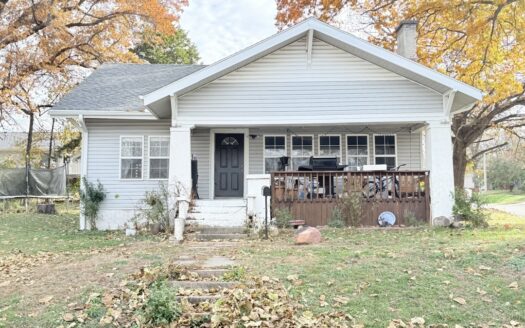 Charming Home in the Heart of Bethany