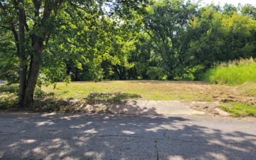 Residential Vacant Lot – NW Paris, Close to Downtown