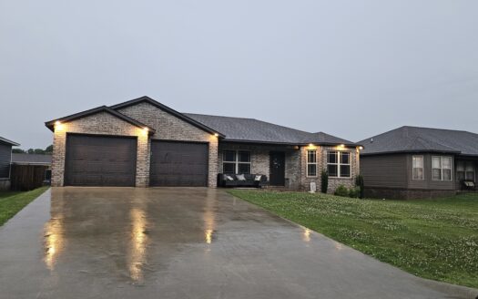 4 bedroom 2 bath Home in Paragould Arkansas at the edge of town