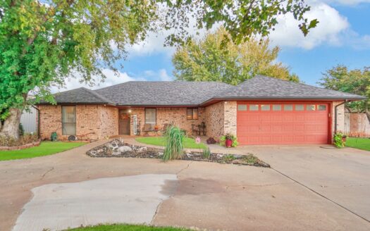 Home For Sale In Elk City, Oklahoma