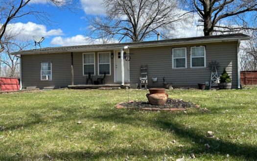 Location, Location, Location In Braymer, MO!