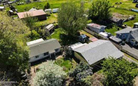 Two Homes on One Spacious Lot in Yakima, WA For Sale!