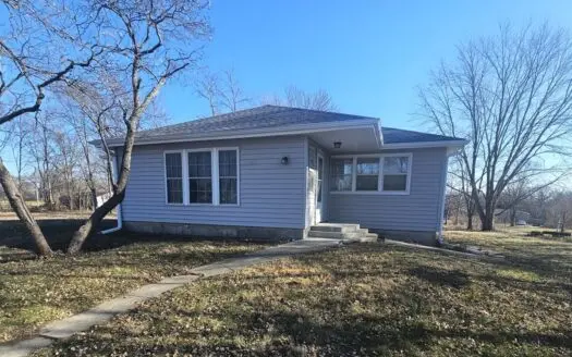 Move in Ready Home in Kidder MO!