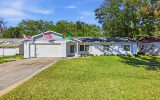 Well-maintained Ocala block home!