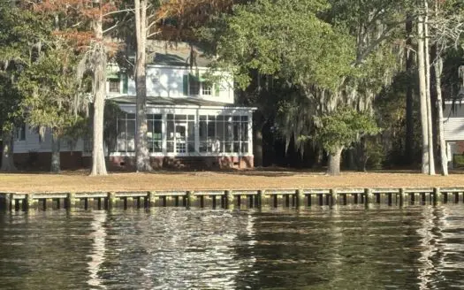 Mid-Century Beauty on the Pamlico – Washington, NC