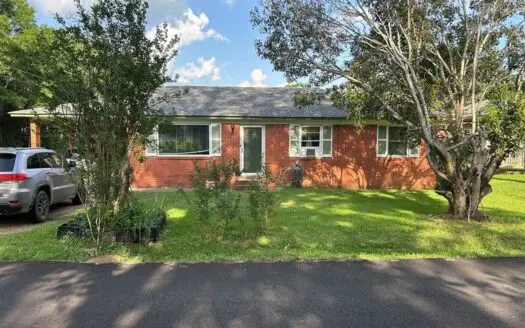 Charming and Updated Home in Pike County Summit Mississippi