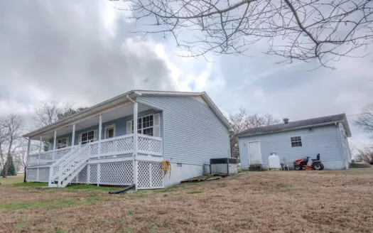 Charming 3 Bed, 2 Bath Home on 3.12 Acres w/ Pond – Loretto, TN!