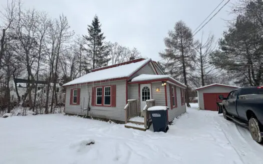 3 Bedroom 1 Bath Home – Old Town, ME