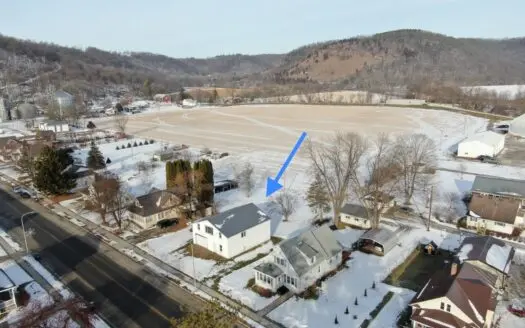 Prime Opportunity fix it up home in Scenic Peterson, Minnesota