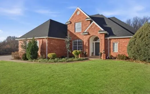 Four bedroom home in Rolling Hills is for Sale!