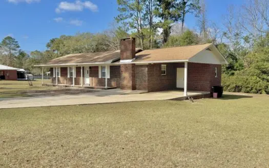 Home for sale Geneva 4 bedroom on corner lot Geneva, Alabama