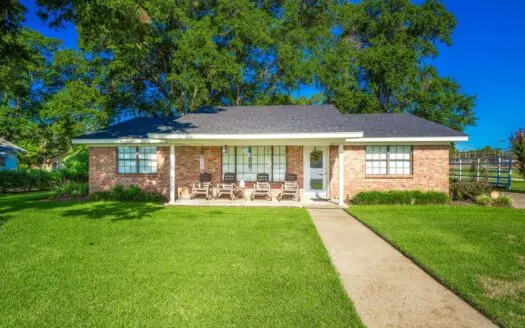 3/2/2 Brick Home in Winnsboro Wood County Texas For Sale