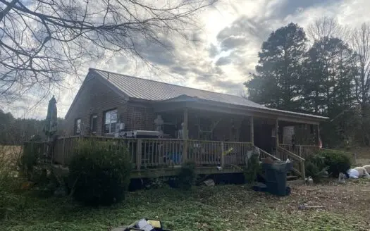 Fixxer Upper Home For Sale In Tn, Shop & Shed, Corner