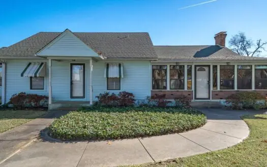 Winnsboro Wood County 3/2/4 Large Home In Town For Sale