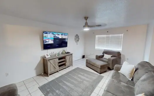 Charming Home for sale in Deming NM.