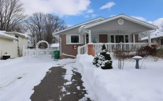 Home for Sale in Petrolia, Ontario