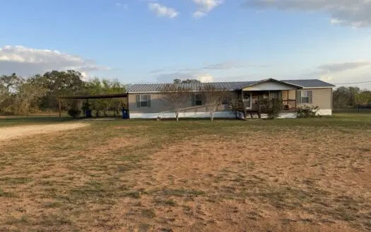 Home on 5 Acres -In Floresville