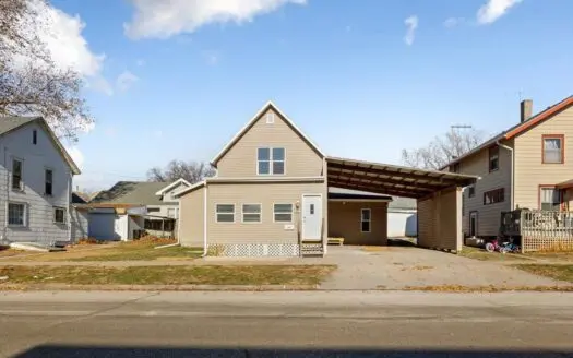 Beautifully Updated Home in Town for Sale in Missouri Valley, IA