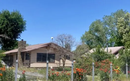 Home on Corner Lot with Amazing Mountain Views!