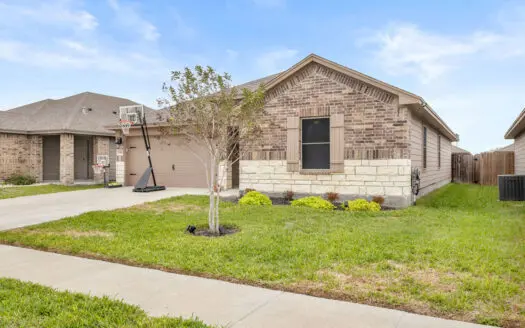 Calallen Four Bedroom  Home With Custome Details