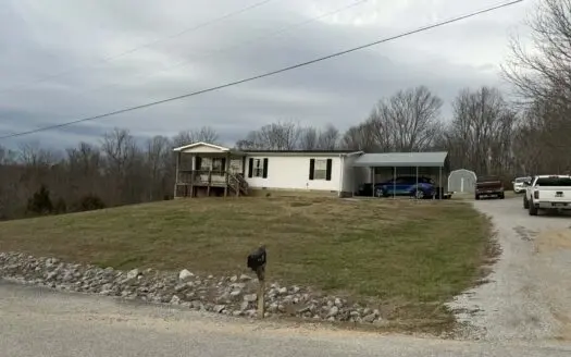 Home With Pool in Albany, Kentucky