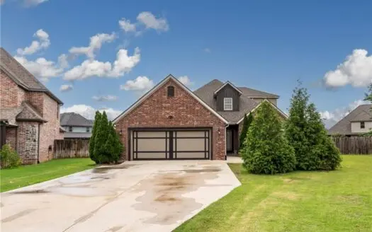 Home For Sale in Rogers, Arkansas