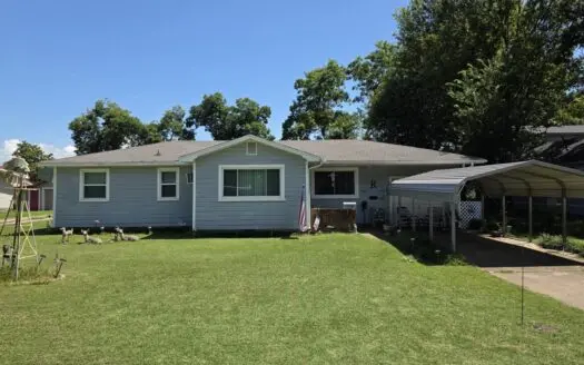 Charming 3 Bedroom Ranch Style Home in Wynnewood