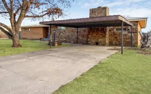Home For Sale In Sayre, Oklahoma