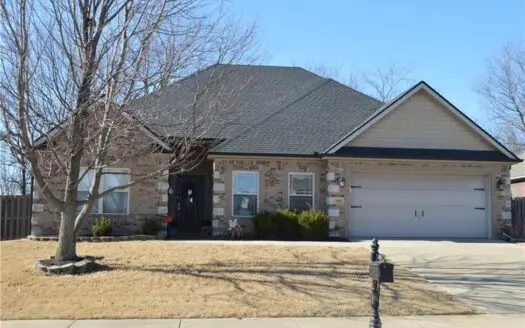 Springdale AR Brick Home For Sale with 4 Bedrooms