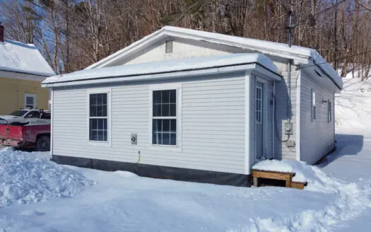 Affordable 2 Bedroom Intown Home – Bingham, Maine
