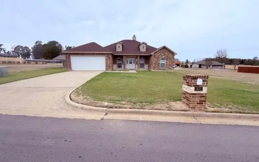 Move In Ready 3BR-2BA-2CG Brick in Winnsboro Wood County Texas