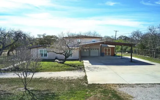Acreage – Home in the city limits of Corpus Christi, TX