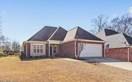 Updated Brick Home with 2 Car Garage in Summit MS