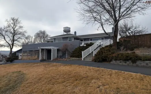 Eastern Oregon Four Bedroom Home on the Hill