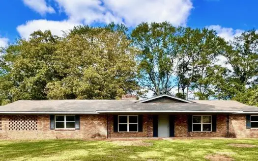 Renovated Brick Home in Summit MS on 2.35 Acres