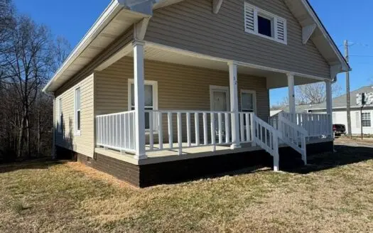 Charming Updated Home on Quiet Street Near Downtown Granite Falls