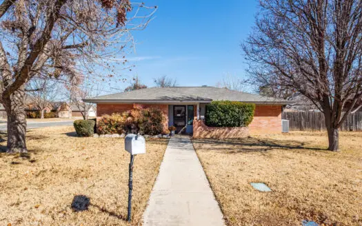 Home For Sale in Brownwood, TX