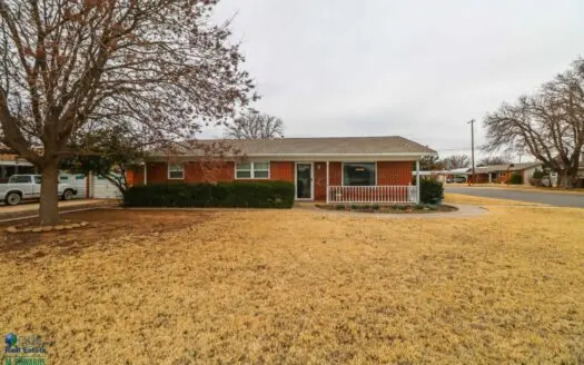 AMAZING 3 Bedroom 2 Bath 3 Car Garage! STORAGE GALORE!!!