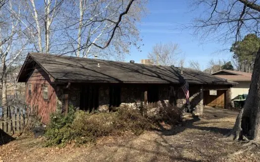 Lakefront Living in the Heart of Little Rock